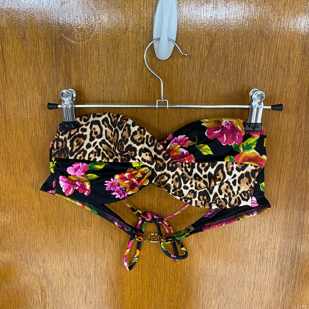 Victoria’s Secret bikini